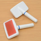 Dog/Cat Pin Comb Removes Hairs